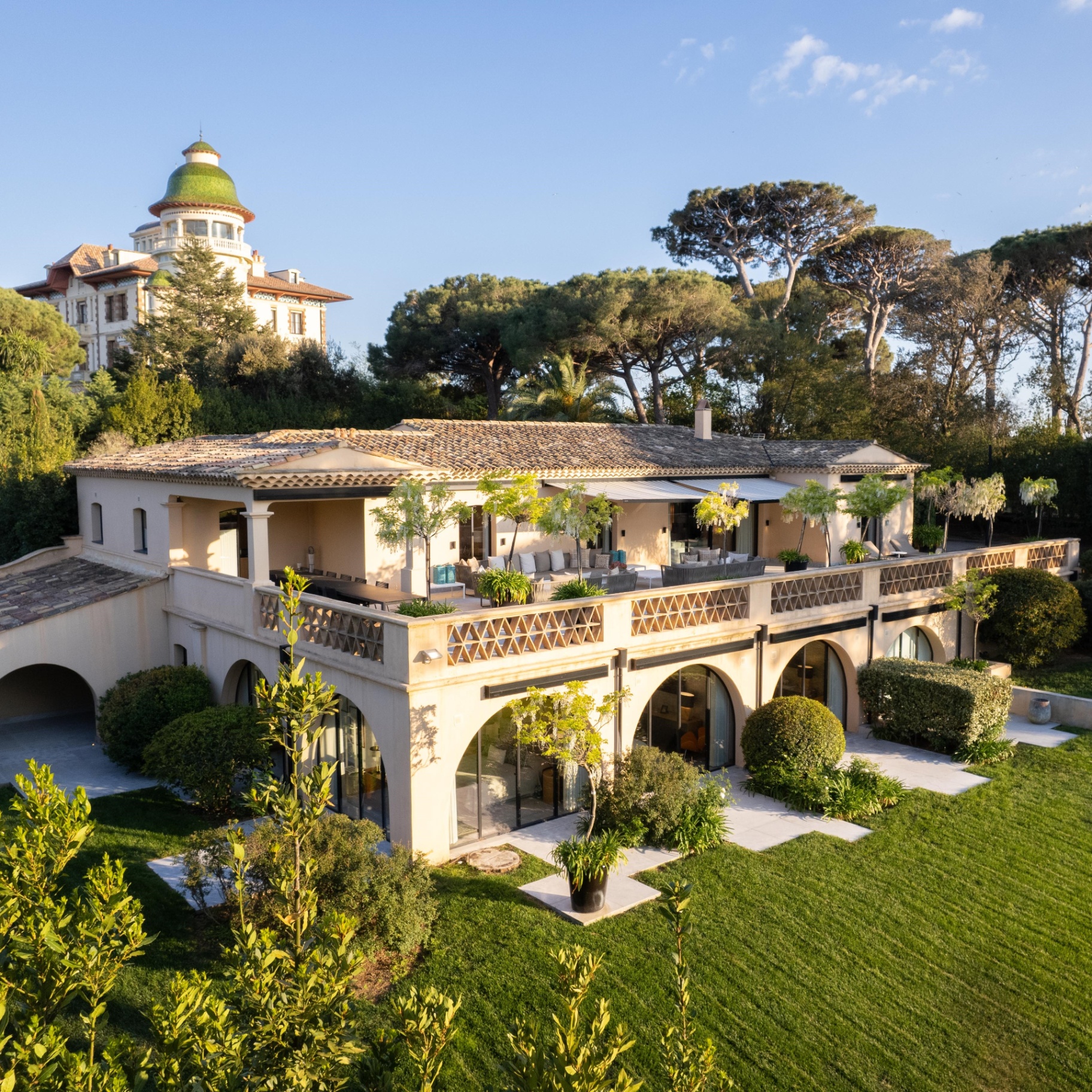 Villas of the Rich & Famous, Saint-Tropez